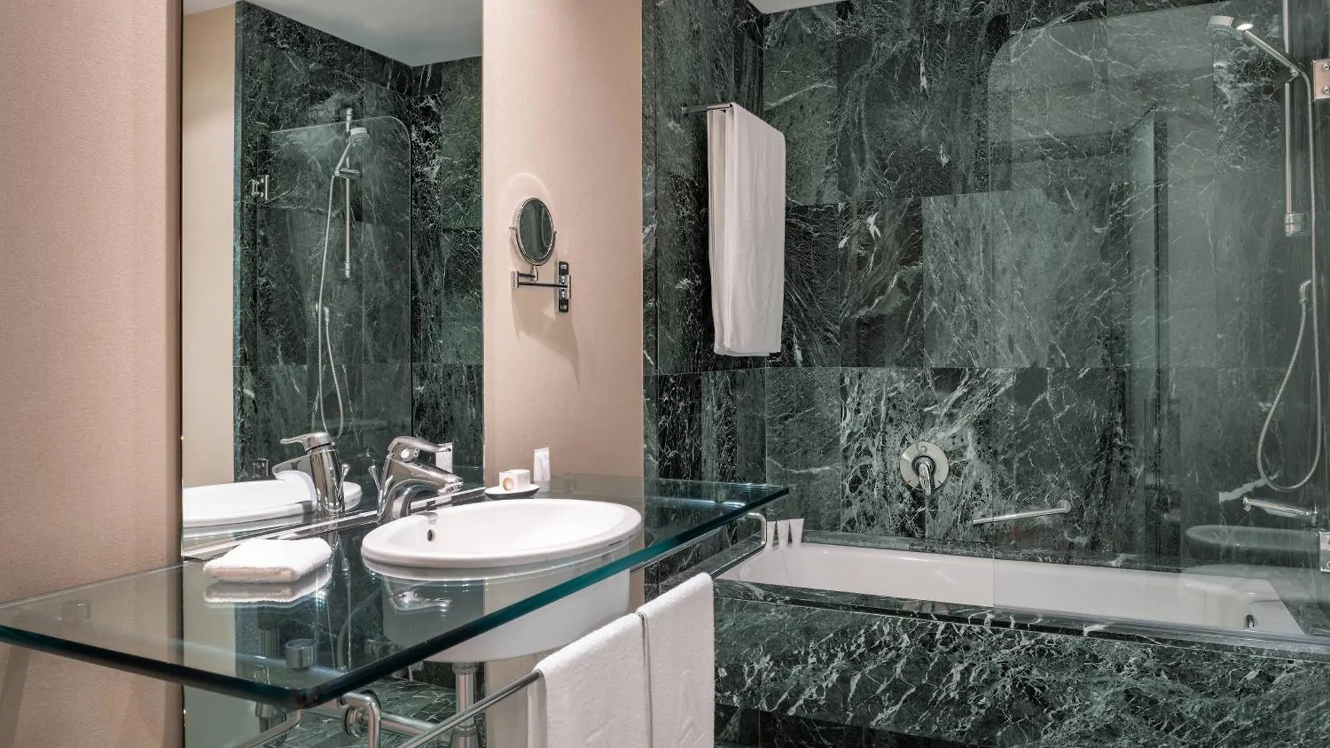 Ac Hotel Malaga Palacio By Marriott